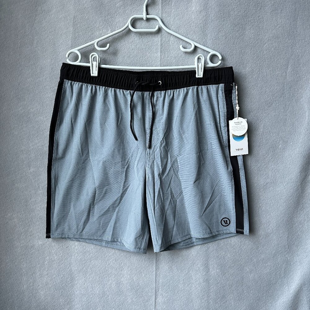 Vuori Shorts Mens XL Gray Peak Athletic V390 Activewear